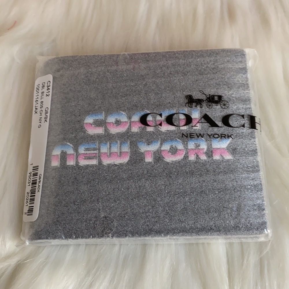 Double Billfold Wallet With 80'S New York Graphic - Picture 10 of 11